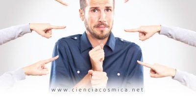 Criticar es signo de pobreza emocional